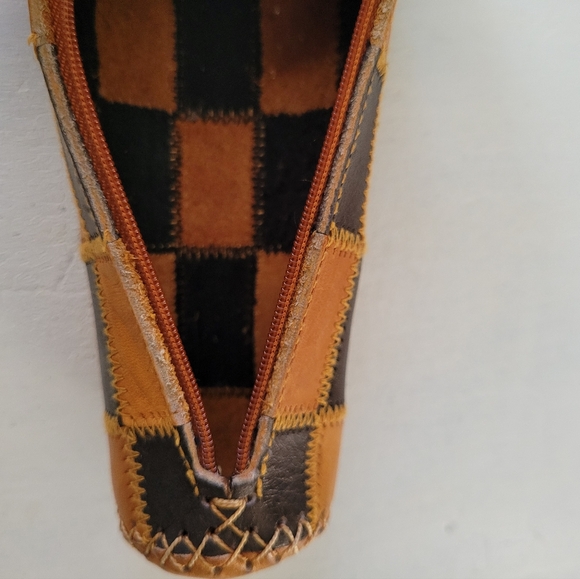 Leather stitched patchwork check pattern tube zipper pouch - Picture 3 of 12